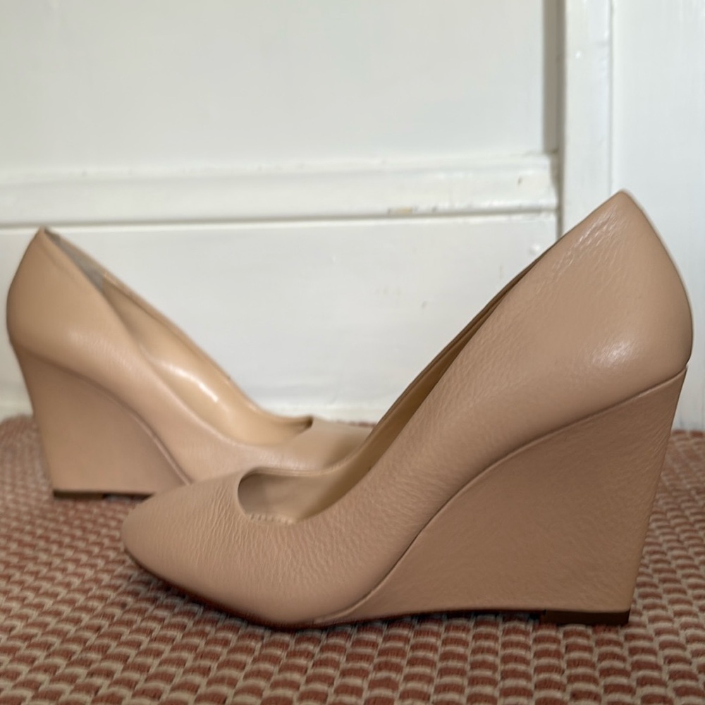 Banana Republic light blush pink leather wedge size 7 bridal wedding heel